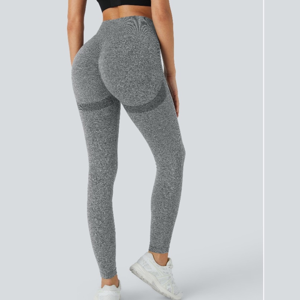 HALARA Seamless flow high waisted butt lifting Gray Leggings (size large)